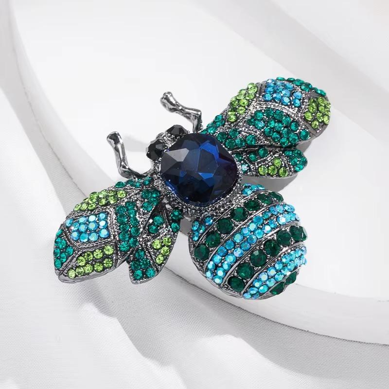 Crystal Bee Badges Pins for Women Men Fashion Unisex Clothing Insect Series Classic Brooches Corsage Lapel Pin