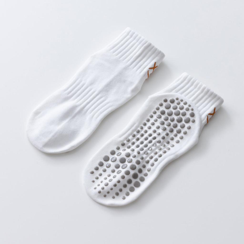 2024 Spring/Summer New Embroidered Yoga Socks for Women Breathable Non Slip Simple Versatile Floor Socks Sports and Fitness Socks