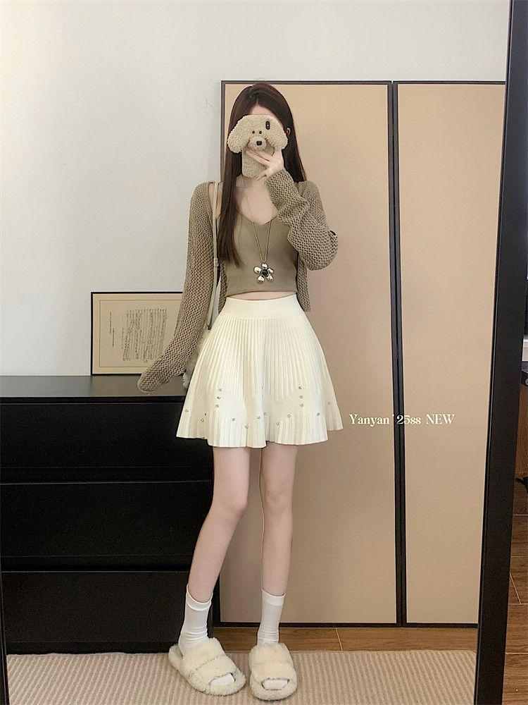 High-Waisted Korean-Style Pleated Knit Skirt for Women - Winter Fashion, Versatile and Short