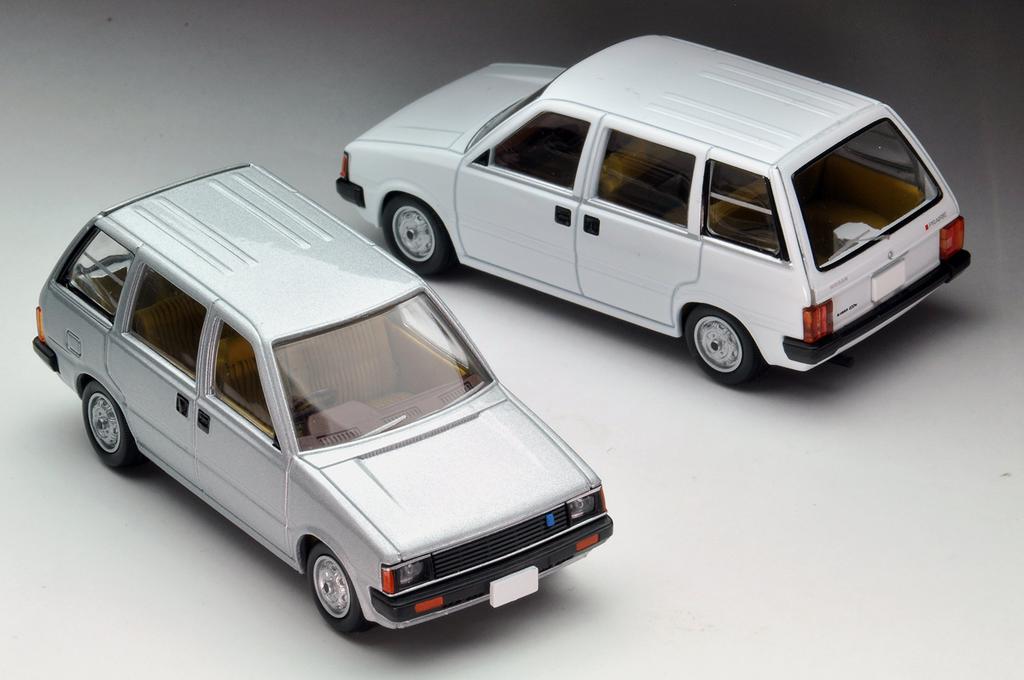 Tomica Limited Vintage Neo Scale Prairie Estate NV 1982 White Finished Product 1/64 LV-N160a