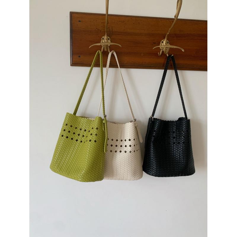 Women's 2026 Retro Korean Hollow Weave Tote: Versatile Large Capacity Fashion Bucket Bag