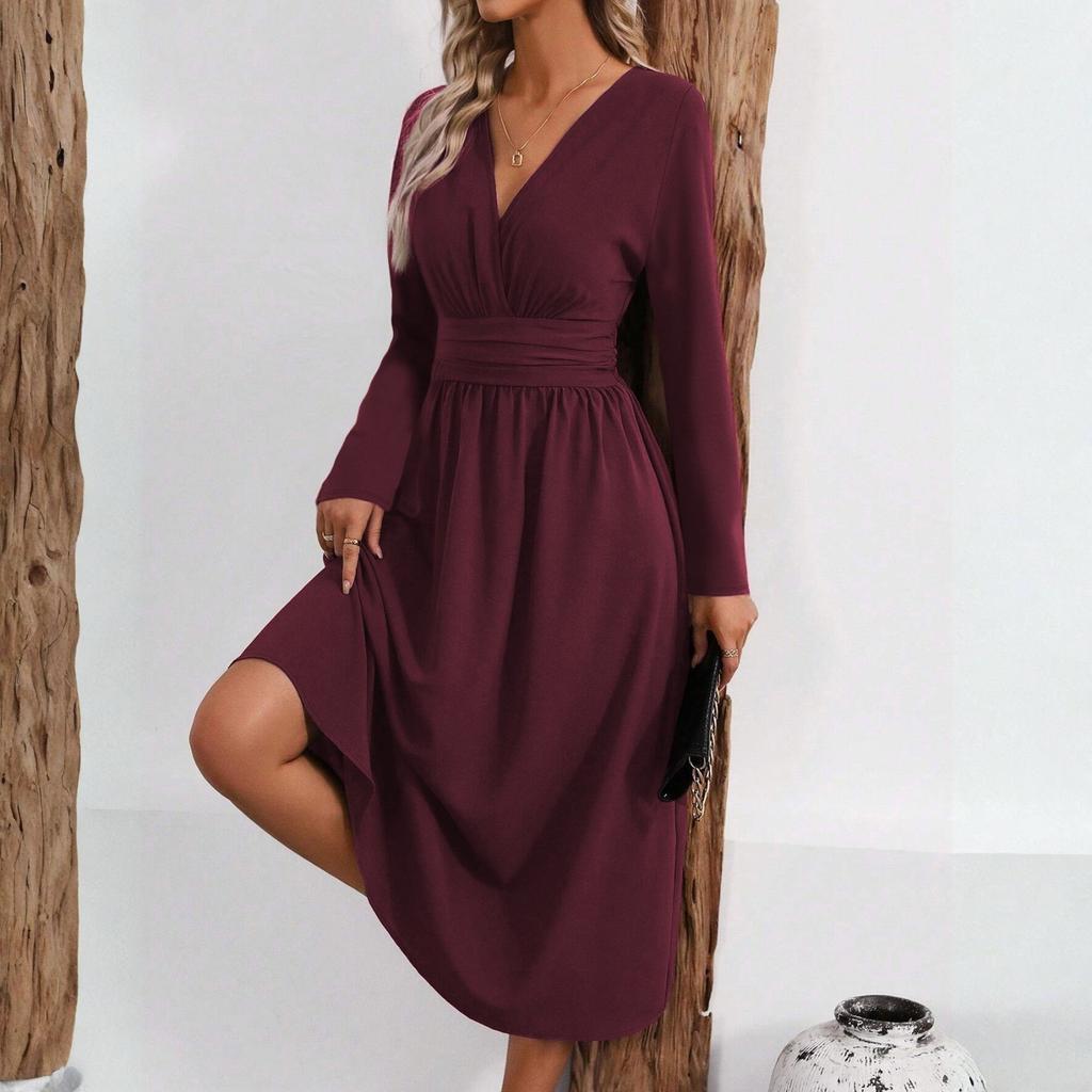 Women's Fashionable Solid Color V-neck Long Sleeved Pleated Long Dress