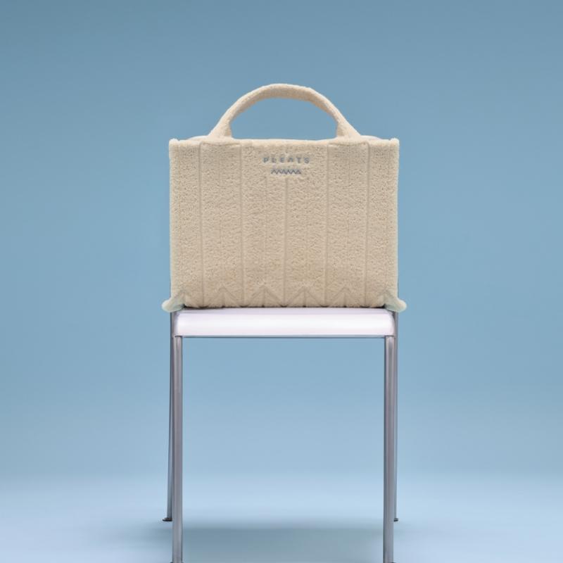 Pleatsmama Oversized Tote Bag Poodle Ivory