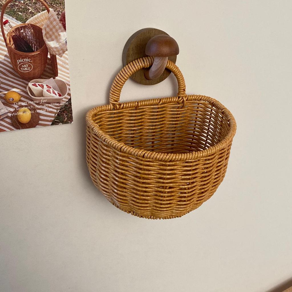 Retro Woven Rattan Storage Basket: Wall-Mountable Handheld Basket for Household Fruit & Vegetables