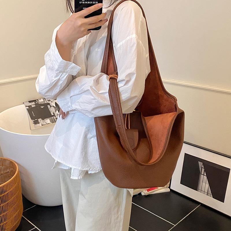 Premium Bag Women's New Trendy Fashion Versatile Shoulder Bag Texture Niche Bucket Bag