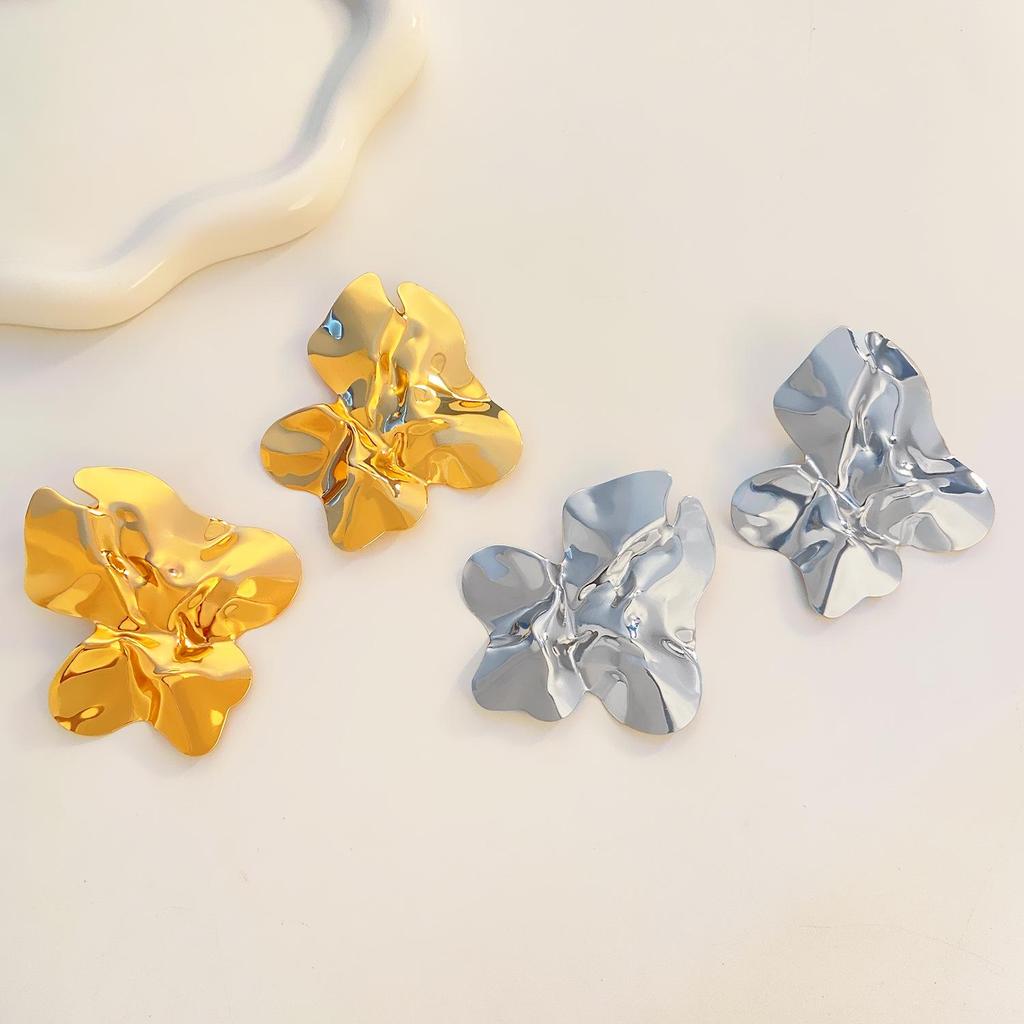 Cool Metal Trend Retro Pleated Stud Earrings for Women - Simple Korean Style