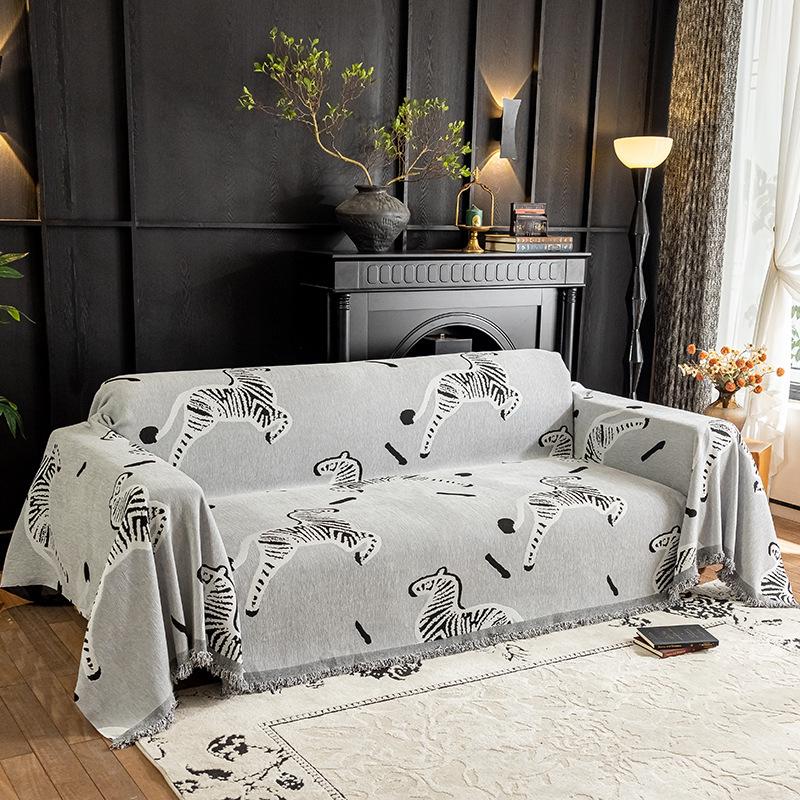 Four Season Universal Anti Slip And Dustproof Sofa Towel One Full Cover Sofa Cover  High-end Feeling Chenille Sofa Cover