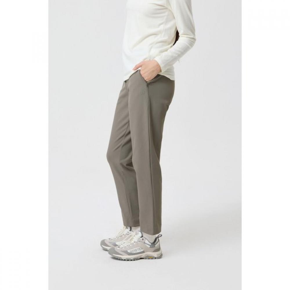 KOLON SPORT Women S Slim Fit Stretch pantS tvpna24402lSe