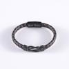 Bracciale da Uomo in Pelle Intrecciata a Mano con Design Inciso e Motivo Contorto, Semplice ed Elegante.