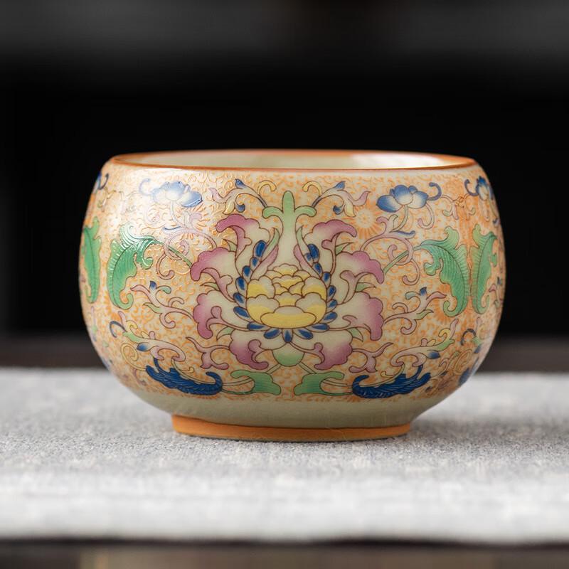 Zhuangluhua Enamel Golden Lotus Ceramic Master Tea Cup