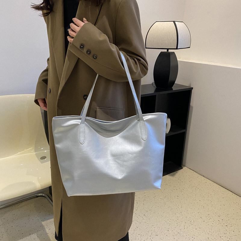 Fashionable Large Pu Tote Bag For Women With Stylish Versatile Design And Spacious Capacity