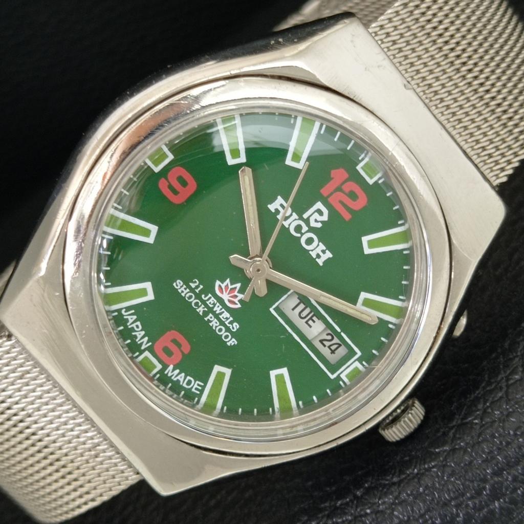 

VINTAGE RICOH R31 AUTOMATIC JAPAN MENS GREEN COLOR DIAL WATCH a707703-1