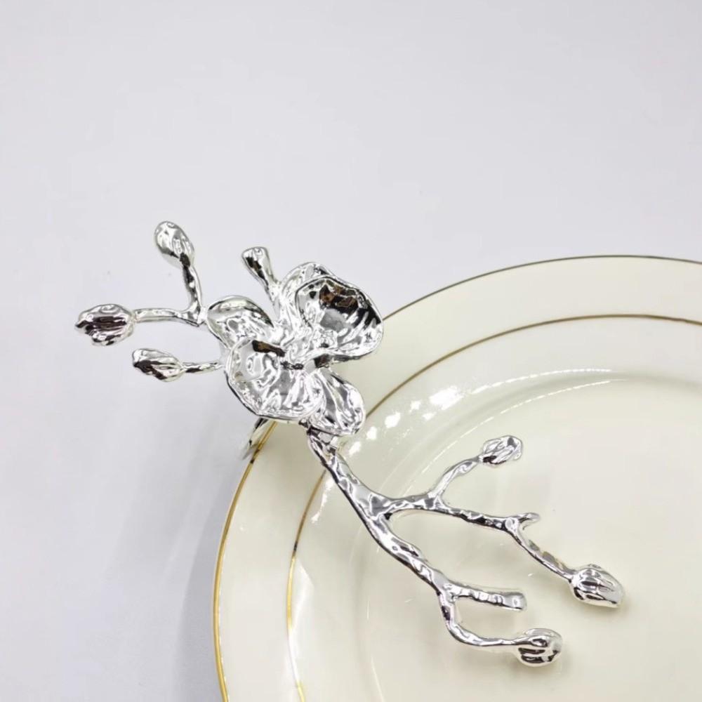 2PCS Luxury Plum Blossom Napkin Ring Elegant Serviette Ring Creative Table Napkin Holder  Banquet