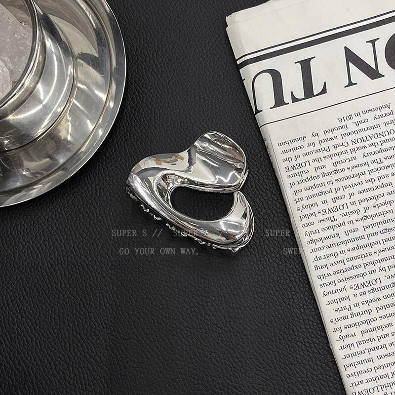 Woman Triangle Design Hair Claws Ladies Fashion Washing Face Hair Clips Hairpins Girls Metal Hair Accessories