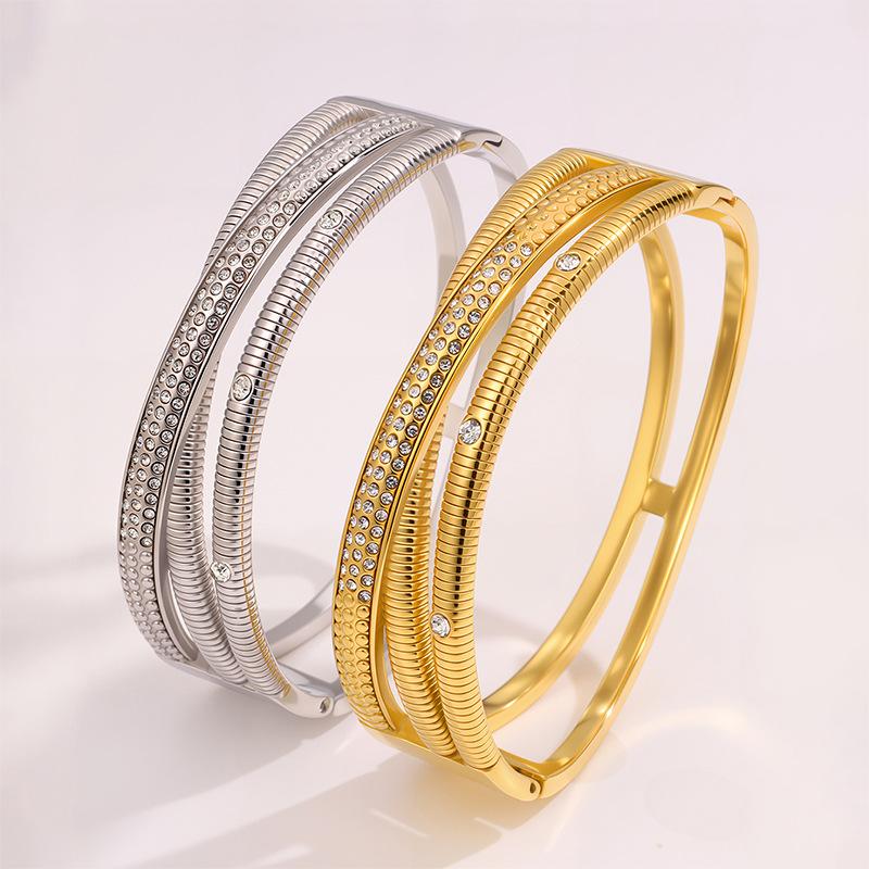 Personalized spring double-layer diamond-encrusted titanium steel female, European and American temperament light luxury non-fading K gold couple