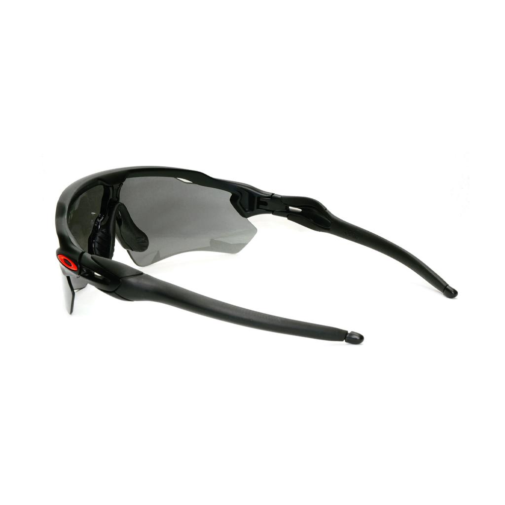 Oakley Solid Color Temples Sunglasses Unisex Couple Model Black