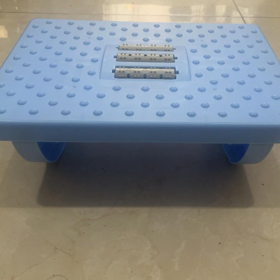 Ergonomische Fußstütze unter dem Schreibtisch für Komfort und Haltungskorrektur