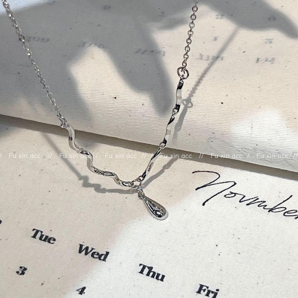 Retro Wavy Water Drop Necklace: Euro-American Style, Neutral, Gold & Silver Sweater Chain.