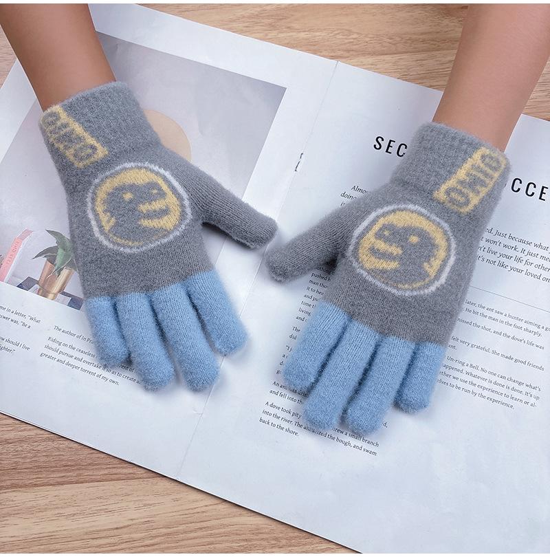 Kids' Cool Winter Knitted Gloves - Boys' Stylish Five-Finger Cold-Proof Design for Small & Medium-Sized Children