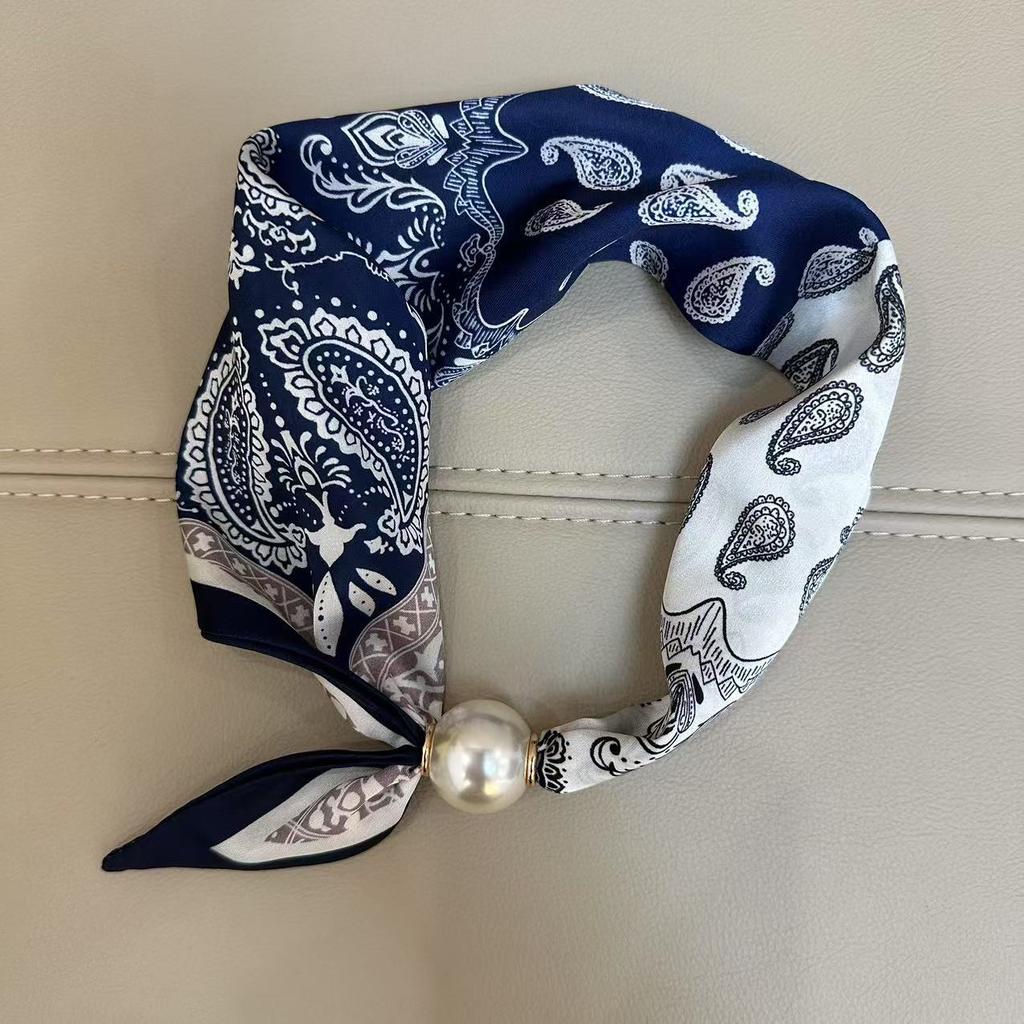 Nuovo versatile piccola coda perla fibbia magnetica foulard quadrato foulard di seta donna primavera estate abbinamento camicia decorazione professionale foulard sottile