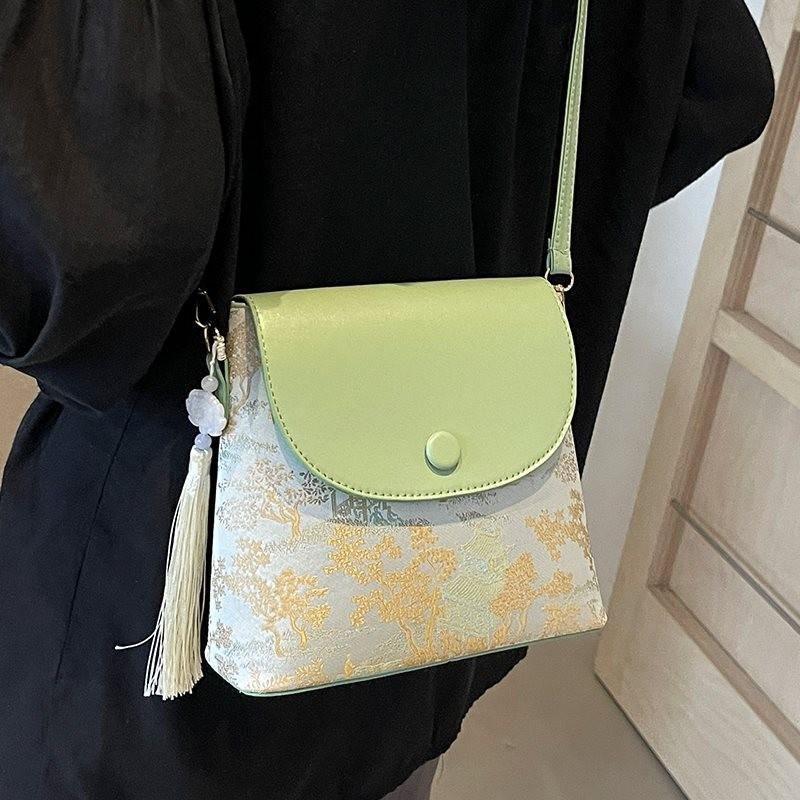 Stylish Summer Crossbody Bag For Women With Unique Design And Phone Pocket