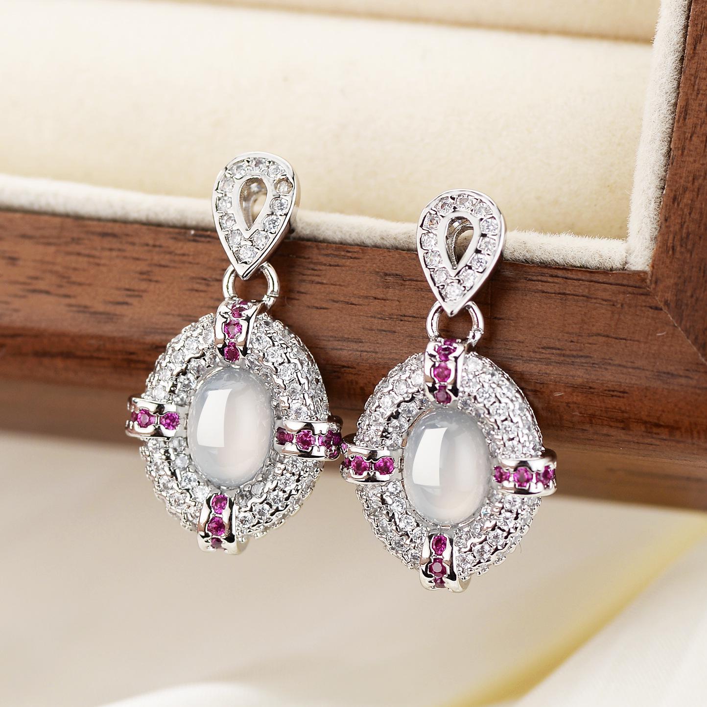 

Серьги-яйца из красного корунда и нефрита в китайском стиле: Высококачественные, Универсальные, Модные Серьги