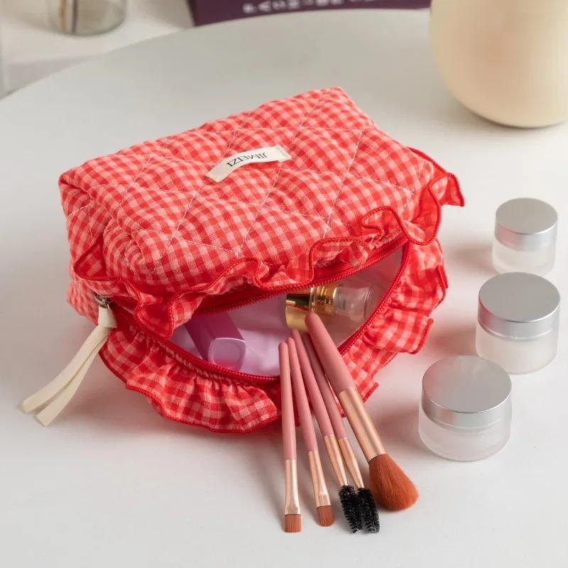 Travel Storage Bag Large Capacity Toiletry Bag Simplicity Makeup Bag For Women Girl Fashion Striped Ruffle Cosmetic Bags