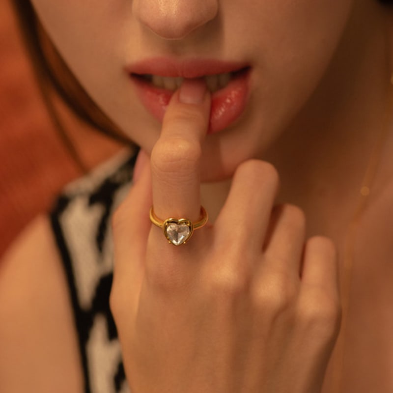 Shertz Heart Point Bold Cubic Ring