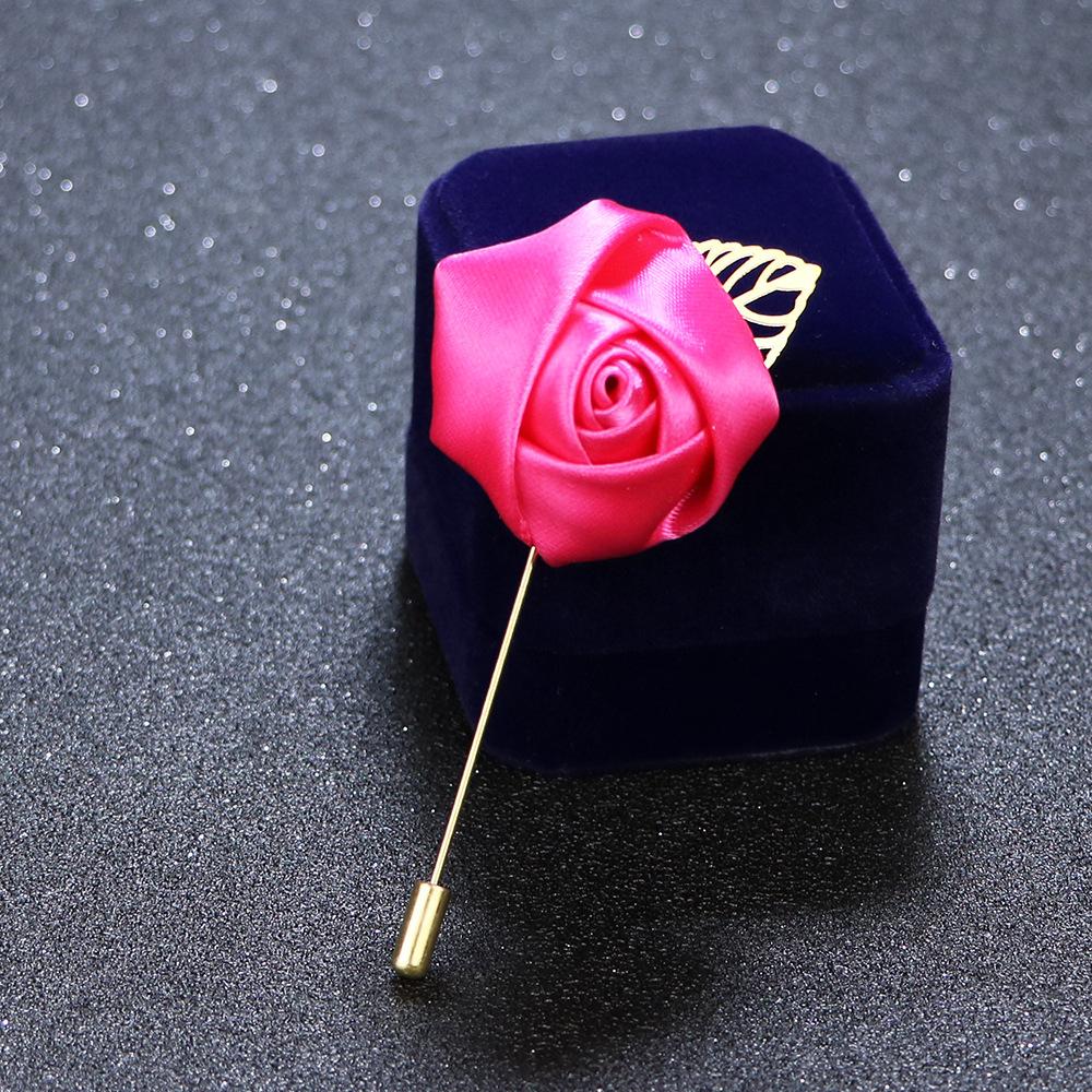 Elegant Rose Corsage Brooch Red Blossom Flower Pin with Long Needle Clasp for Women Men Versatile Lapel Accessory for Jacket Dress Suit