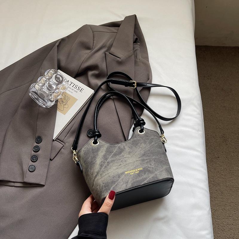Handbag Women's Korean Version Ins Fashion Messenger Bucket Bag 2025 Autumn New Simple High-value Shoulder Women's Bag