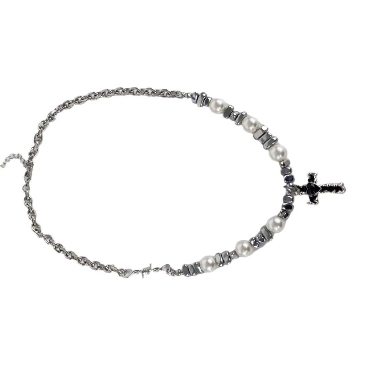 

Niche design irregular pin moonstone splicing necklace women ins advanced sense light luxury sweet cool collarbone chain