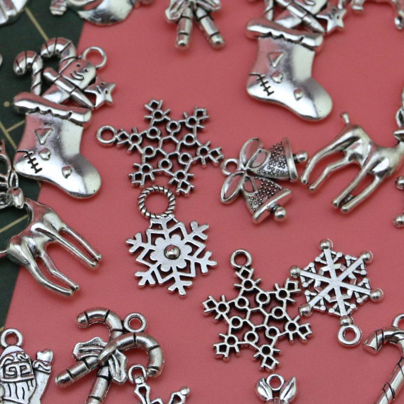(50 Pcs/pack) Mixed Silver Alloy Pendant Christmas Snowflake Elk Decoration Handmade Gift Label Pendant Jewelry Making DIY