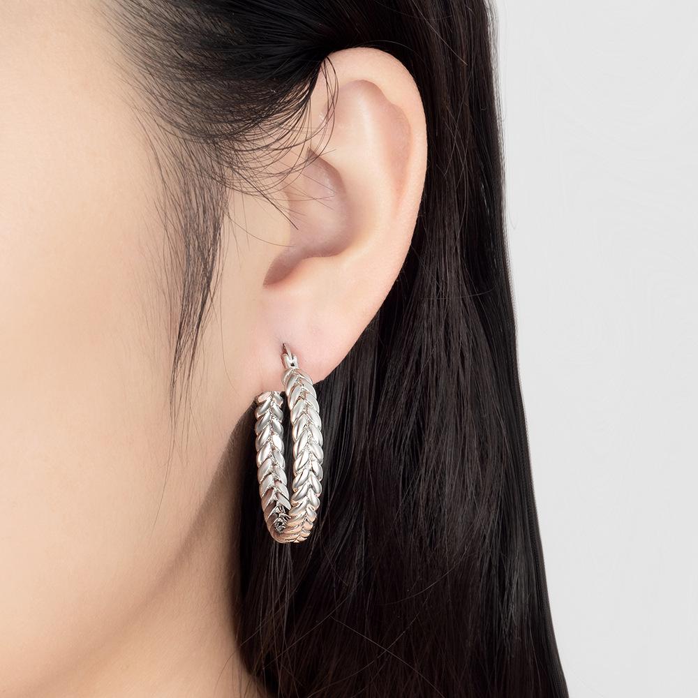 European Retro Wheat Ear Geometric Ear Cuff - Versatile and Fashionable Luxury Earring