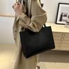 Fashi Leather Casual Commuting Shoulder Bag, Simple Retro Large Capacity Tote Bag, Versatile Women's Bags with College Style