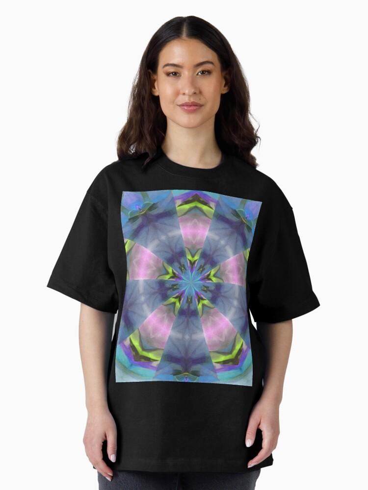 Pentangle Pastel Shades Multicolored Kaleidoscope Pentangle Pattern 8 Oversized T-Shirt