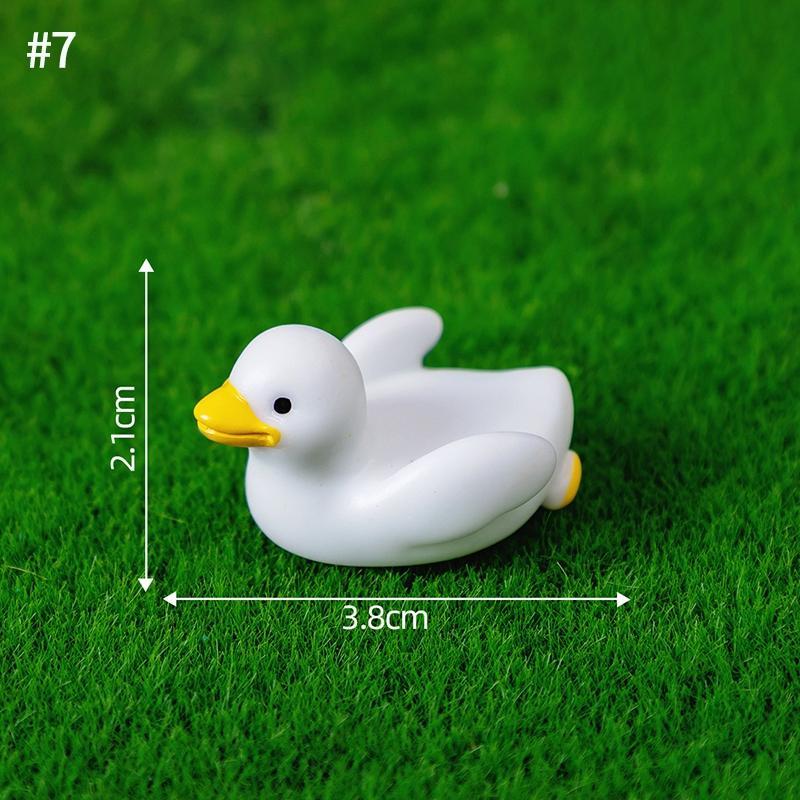 Mini Capybara Figure Ornament Desk Accessories Automotive Car Interior Ornament Resin Figure Miniature Model Animals Decoration