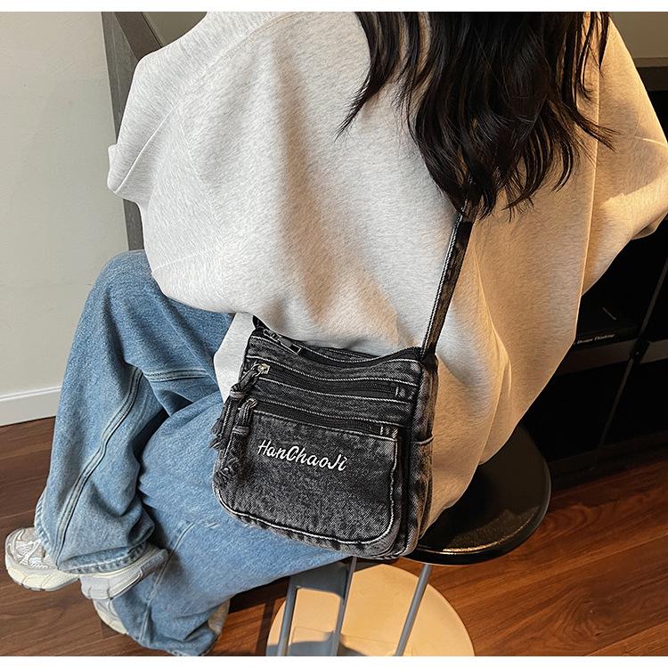 Retro Minimalistische Mehrfachtaschen Bestickte Denim Umhängetasche (2025)