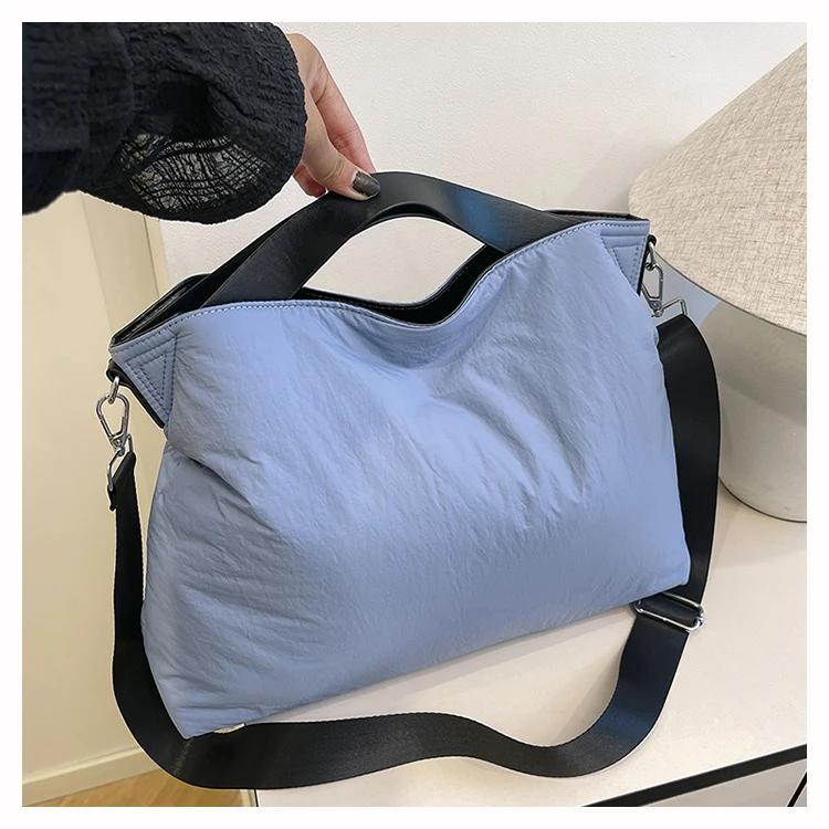 New Casual Autumn Winter Styles High-capacity Shoulder Bag  Advanced Feeling Ultra Light Commute Single Crossbody Bag
