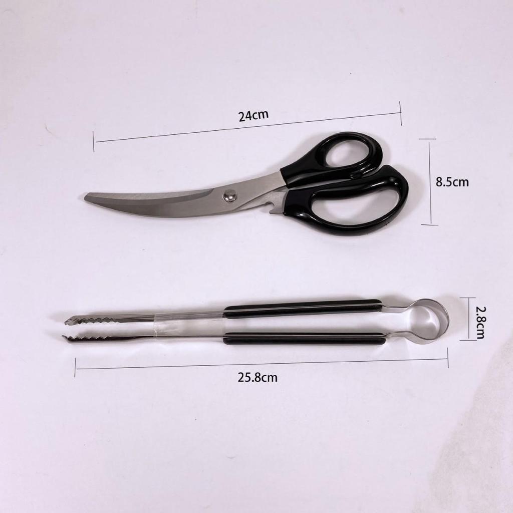 Korean Style Curved Stainless Steel Scissors for Cutting Chicken, Steak, and Barbecue.