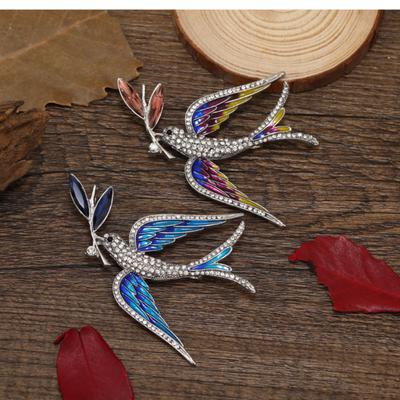 Modische Schwalbennadel Mantel Pullover Brust Blumenkragen Knopf Damen Retro Strass Tier Brosche glasierte Accessoires