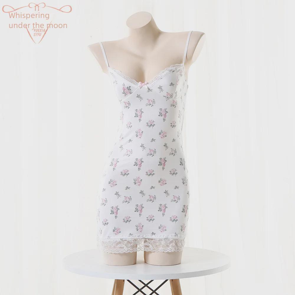 Sexy Dessous mit Blumenspitze: Tief ausgeschnittener Sling-Nachtwäsche-Kurzrock