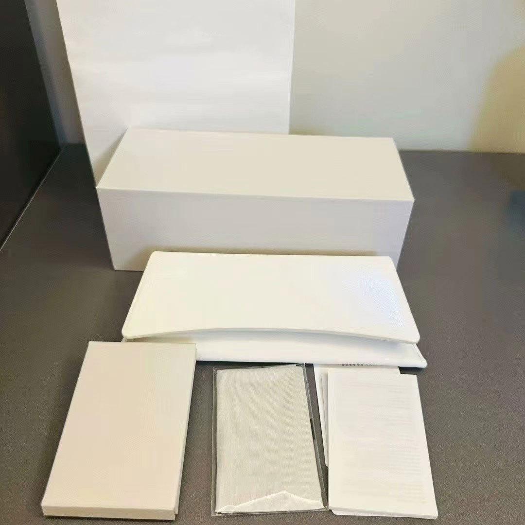 

Високоякісний чохол для сонцезахисних окулярів Тріумфальна арка: Стиль Miu Miu від Ян Шуліня