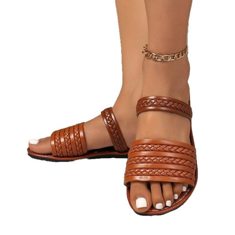 Large size flat-bottomed slippers women's spring and summer new fashion lightweight solid color woven outer wear beach cool slippers