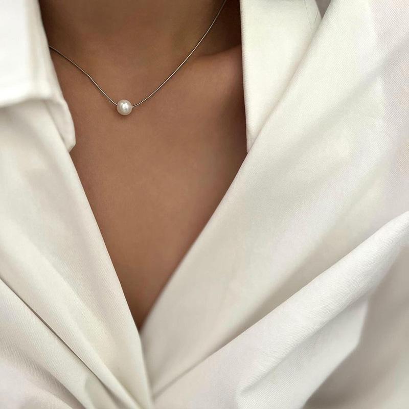 

Pearl necklace jewelry women s high sense simple versatile niche design pendant light luxury necklace