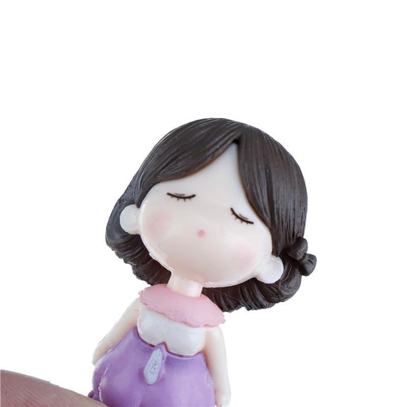 2Pcs Kiss Couple Miniatures For Fairy Garden Gnomes Moss Terrariums Decoration