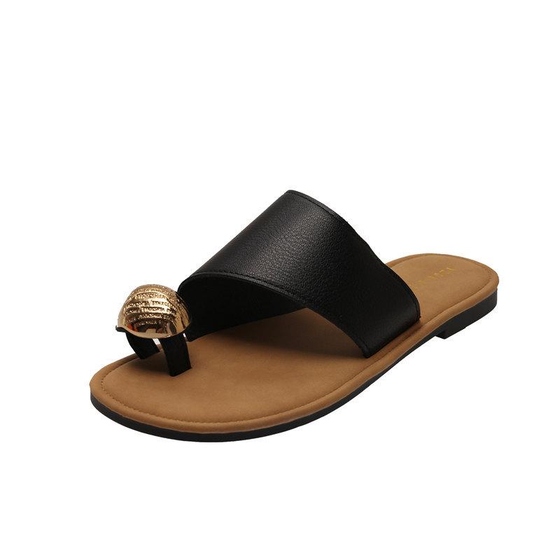 Toe slippers female 2025 summer wear new Korean version French retro fairy wind vacation seaside flat beach shoes