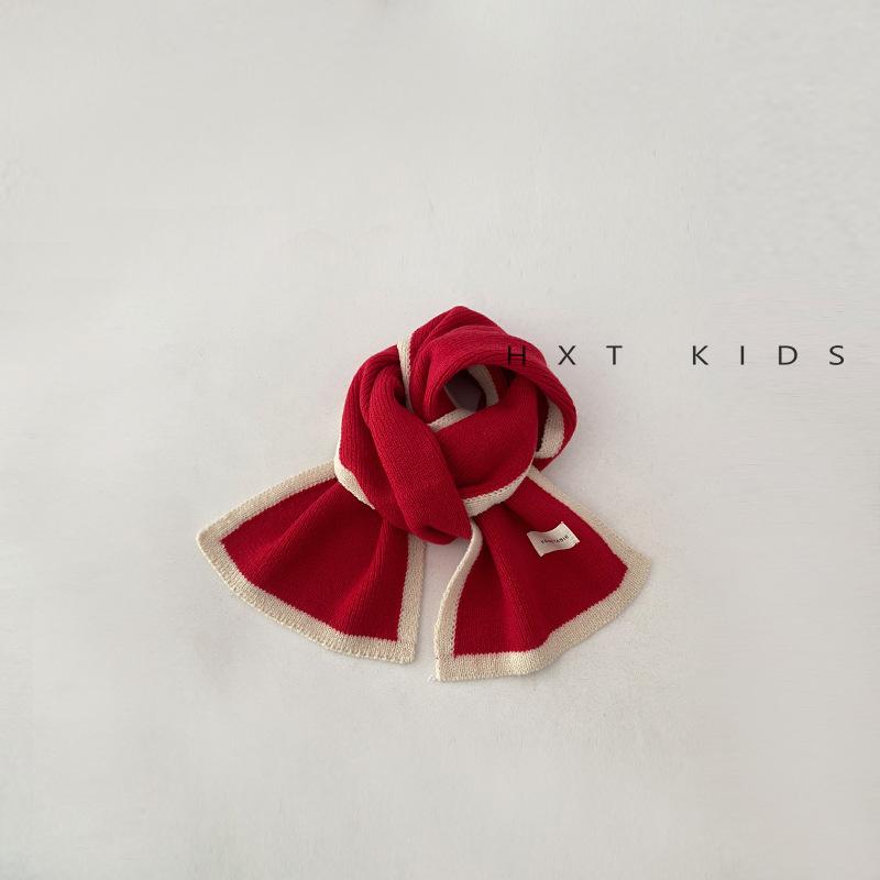 

New red children s scarf winter festive wear Christmas warm winter baby New Year s greeting scarf Reference age 1-8 years old