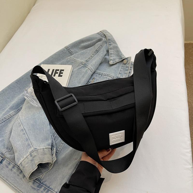 

Bag women s summer new simple messenger commuter versatile fashion casual shoulder dumpling bag чорний
