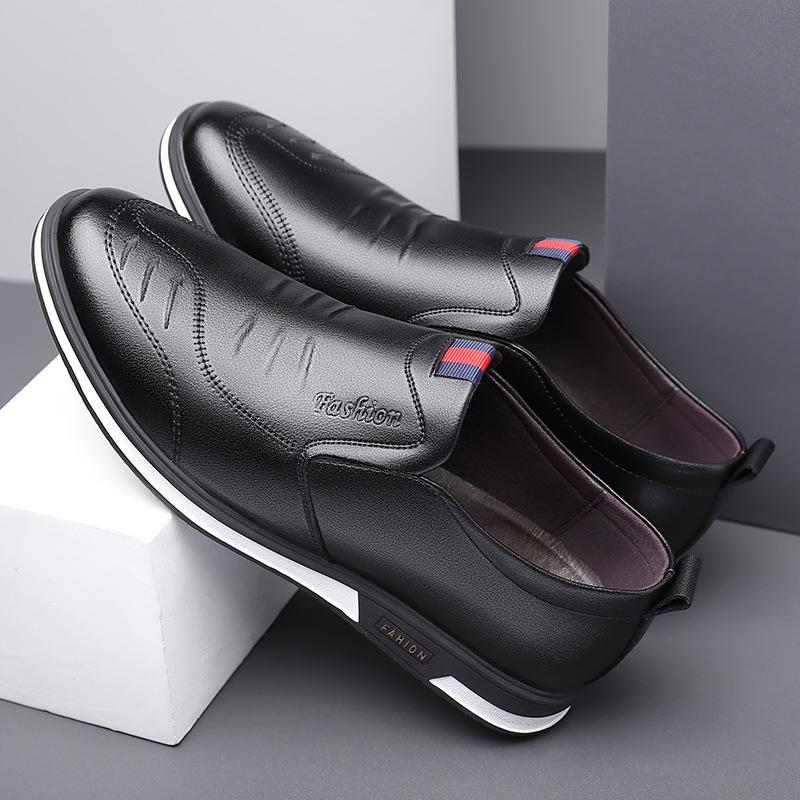 Trendy men s versatile white shoes fashionable hollow leather shoes men s soft-soled work shoes 38