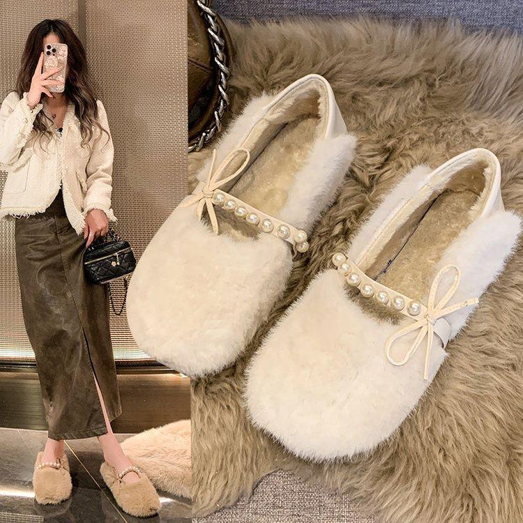 Xiaoxiangfeng fluffy shoes are worn outside winter with velvet white Doudou shoes, new warm cotton shoes.